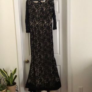 Venus lace black and nude mermaid dress - size 14